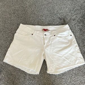 Cute white frayed jean shorts